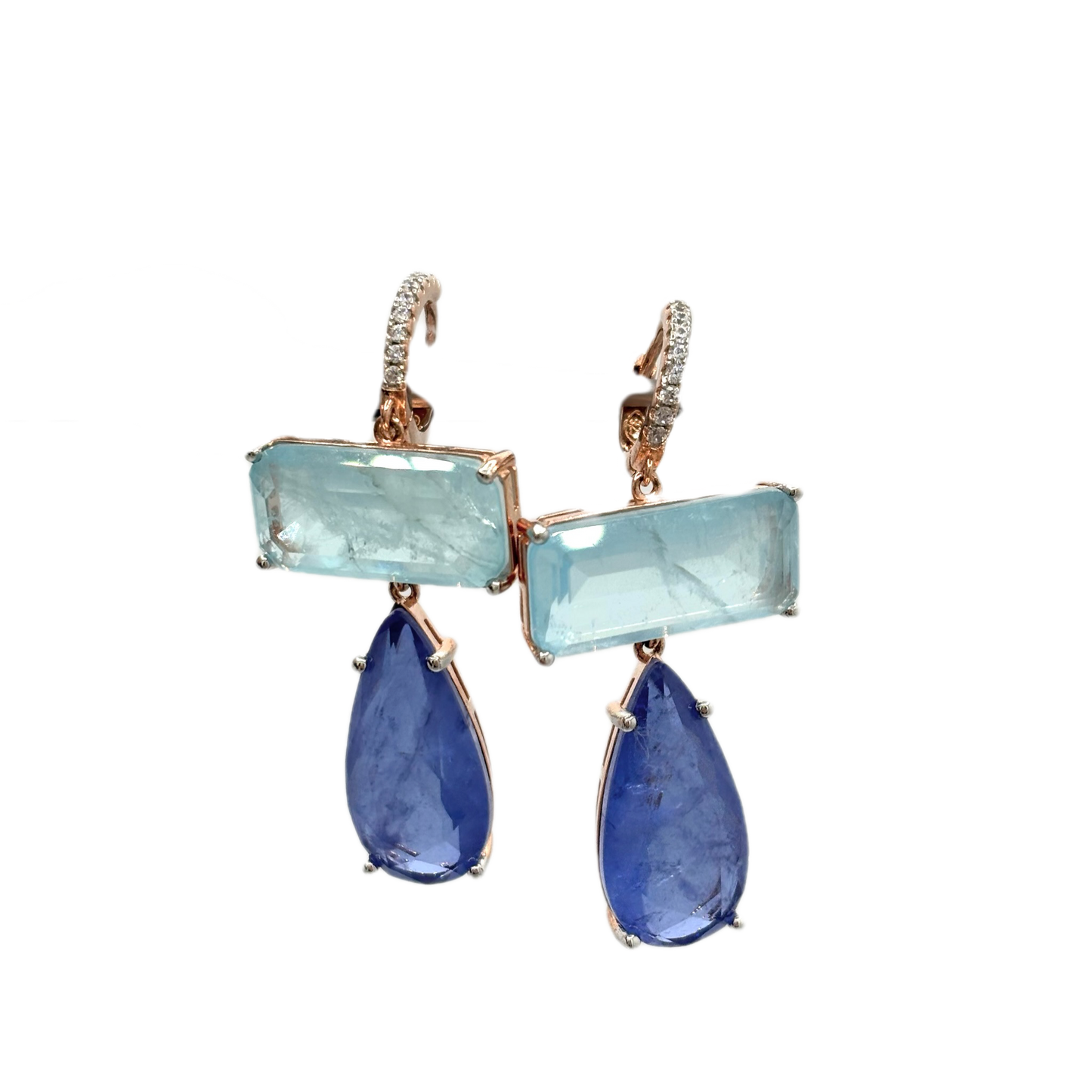 Orecchini pendenti con quarzo azzurro