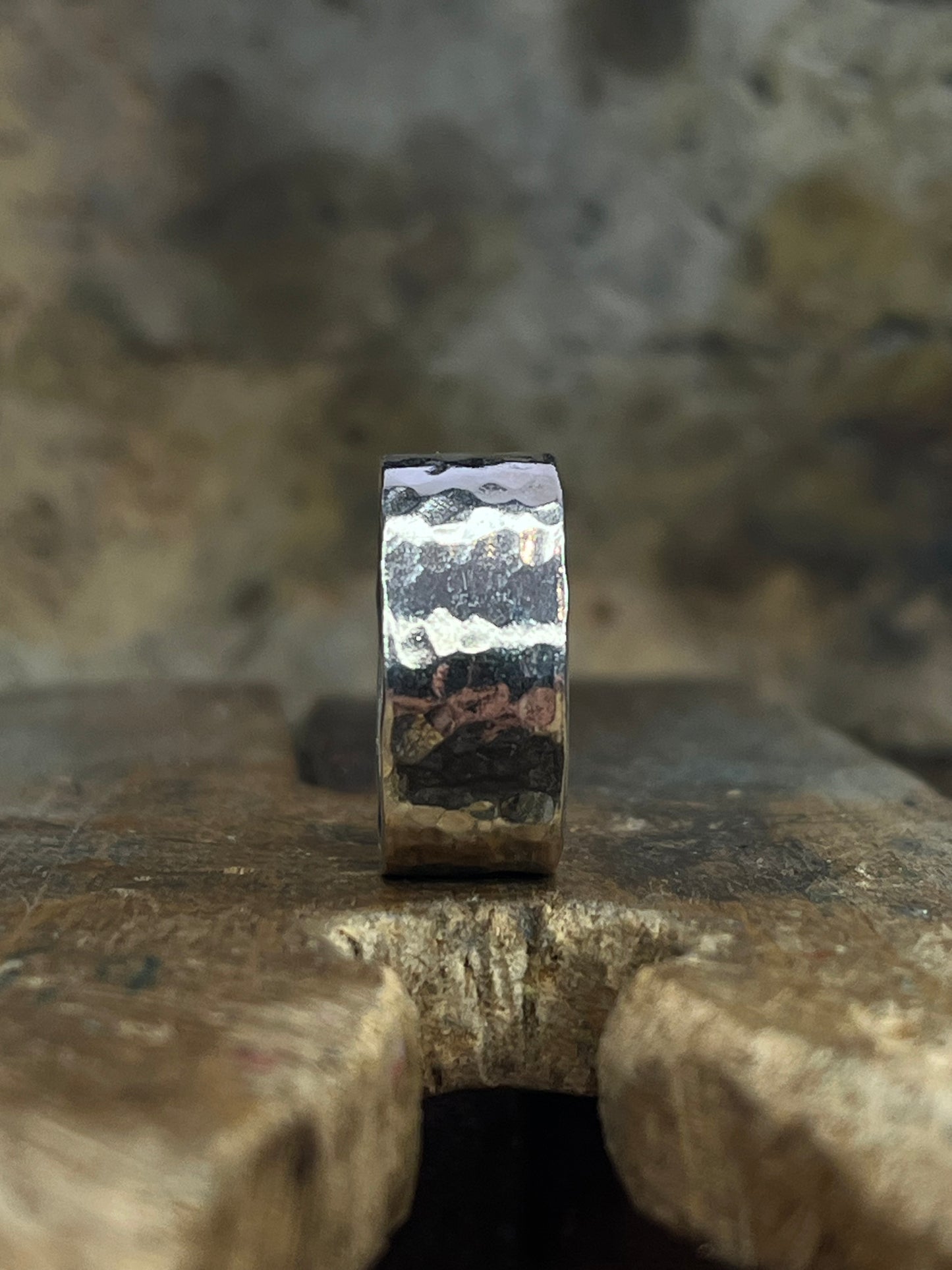 Anello martellato in Argento