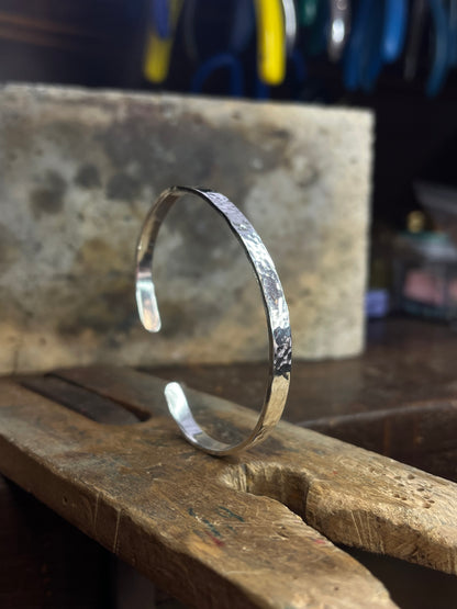 Bracciale martellato in Argento