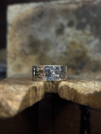 Anello martellato in Argento