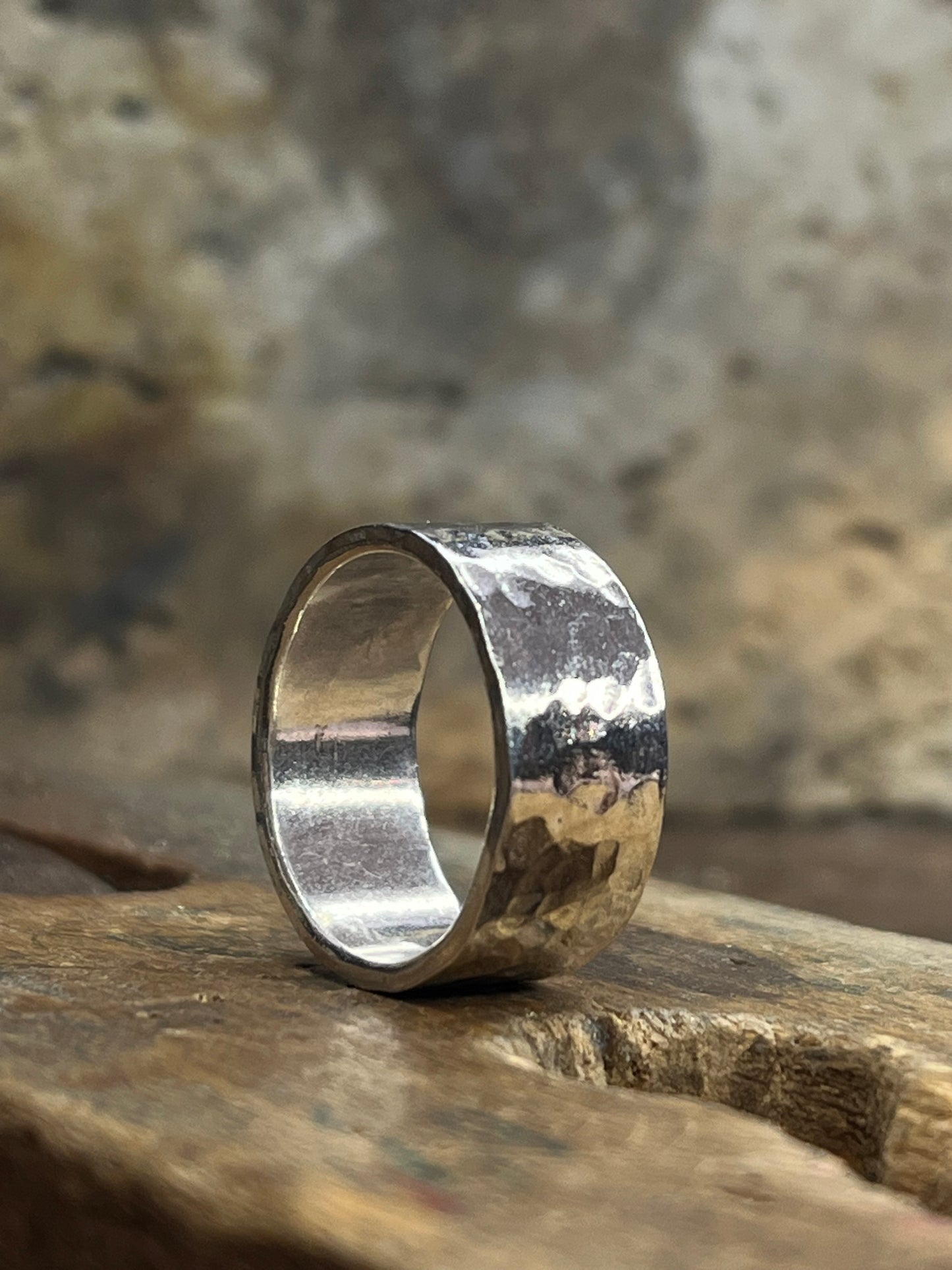 Anello martellato in Argento