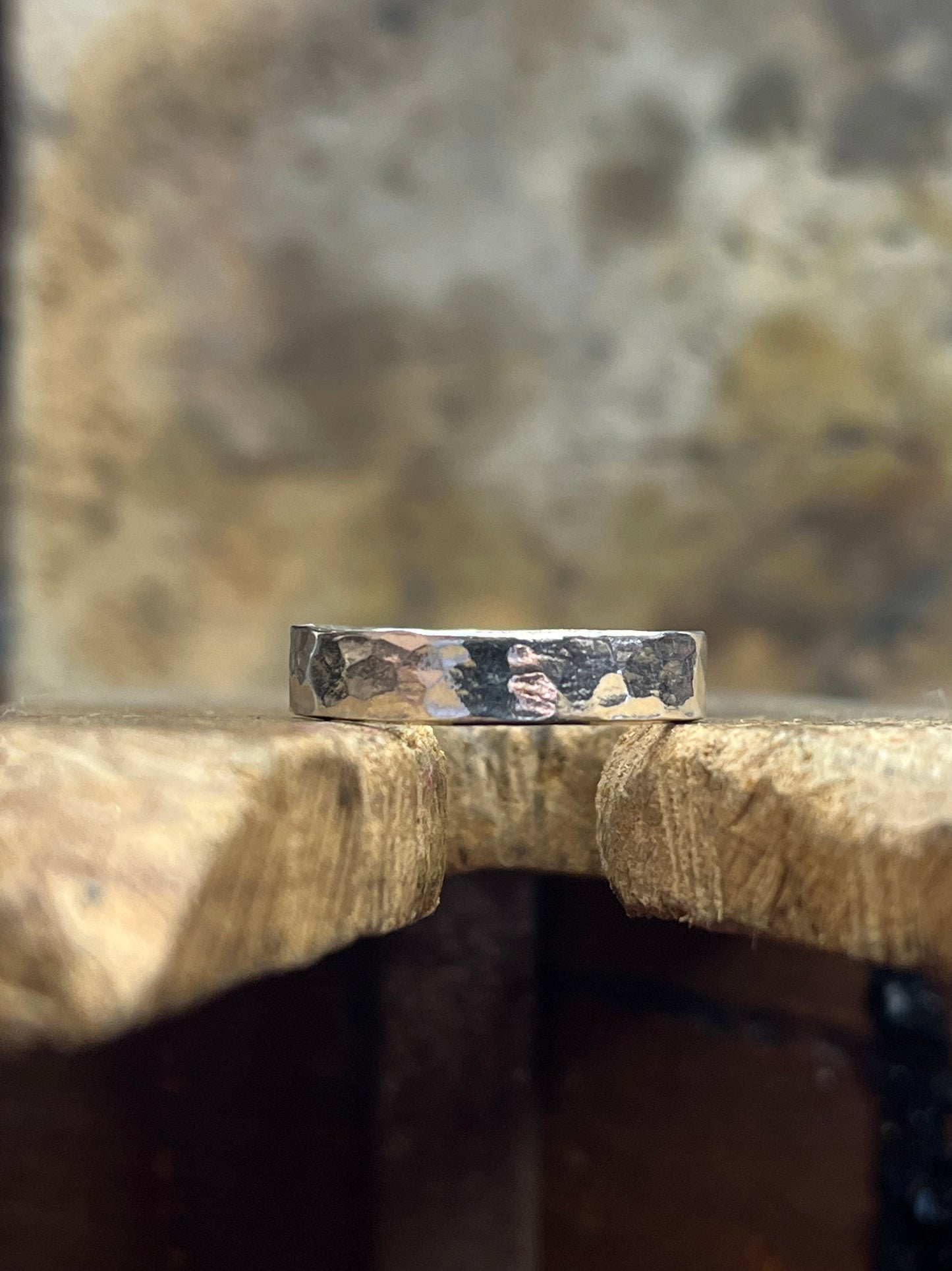 Anello martellato in Argento