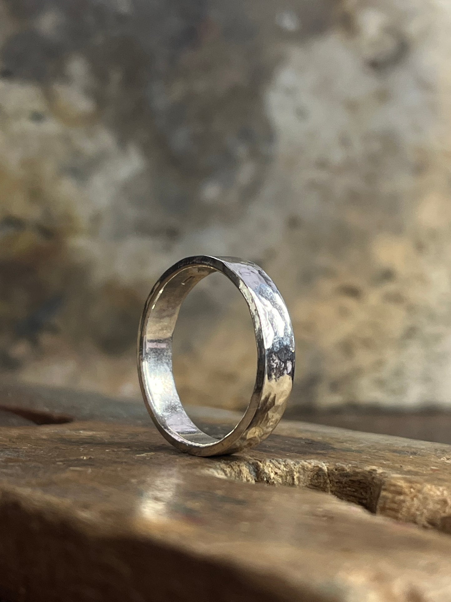 Anello martellato in Argento