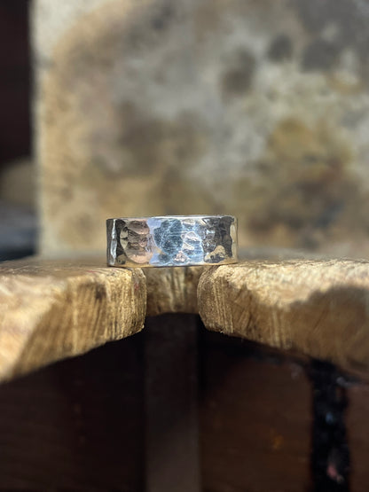 Anello martellato in Argento